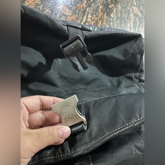 Authentic Coach messenger bag. Size medium. Pre loved. Condition 10:10 - Picture 8 of 15